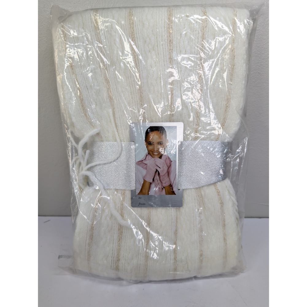 NY&C New York &‎ Company Winter Glove/Scarf Gift Pack Combo White &Gold New
